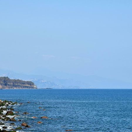Riviera Degli Eucalipti - Cottage In Riva Al Mare อาชิเรอาเล ภายนอก รูปภาพ