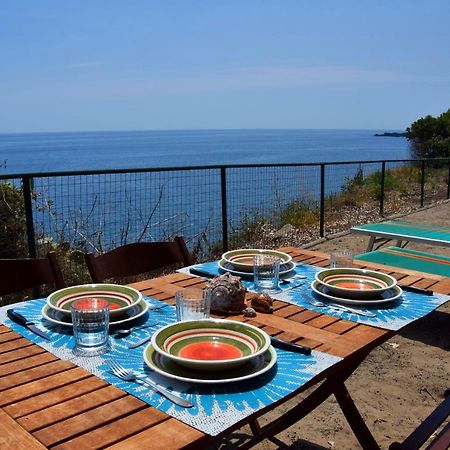 Riviera Degli Eucalipti - Cottage In Riva Al Mare อาชิเรอาเล ภายนอก รูปภาพ