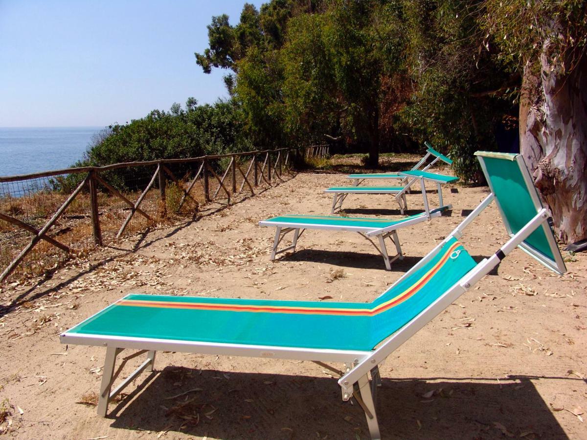Riviera Degli Eucalipti - Cottage In Riva Al Mare อาชิเรอาเล ภายนอก รูปภาพ