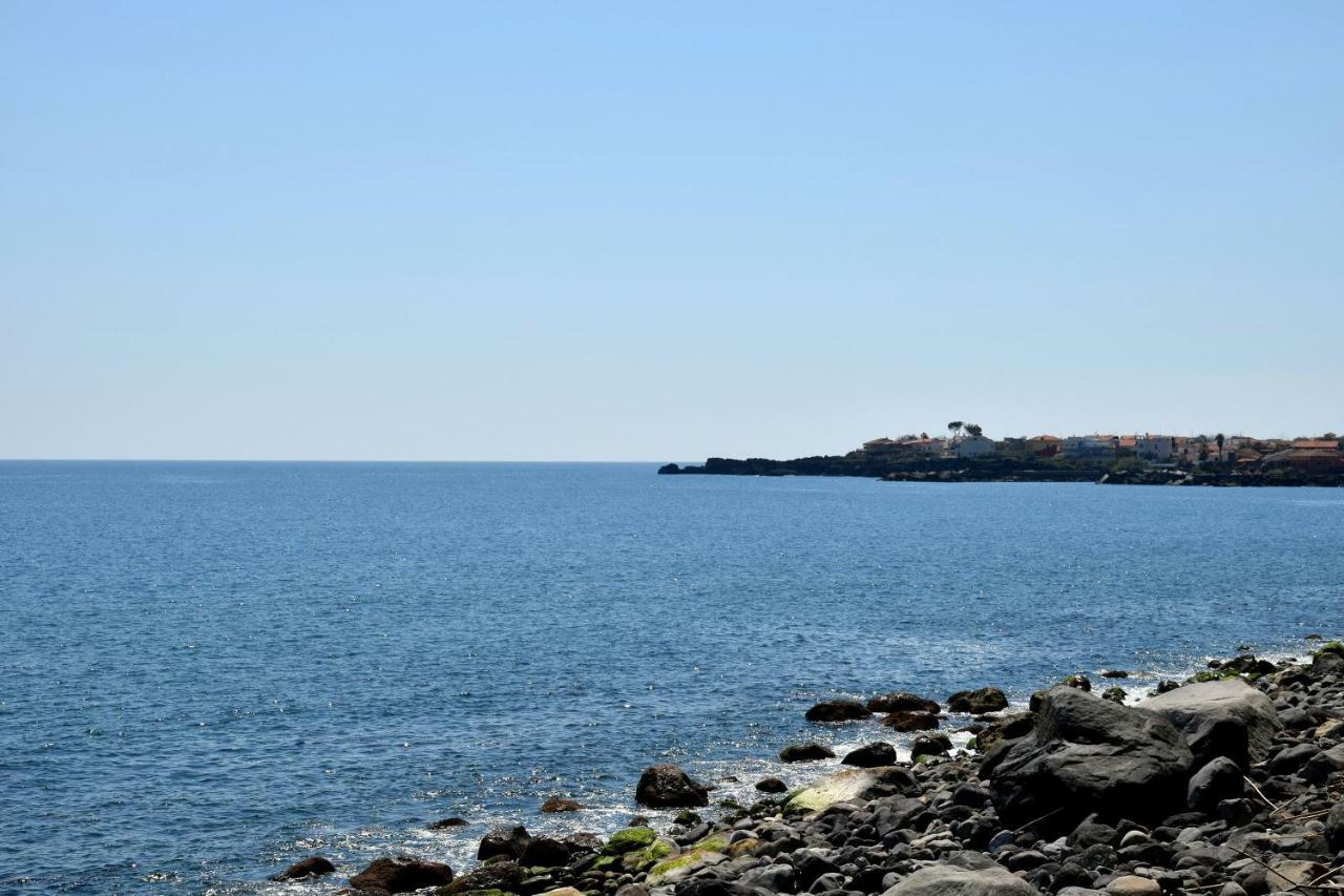 Riviera Degli Eucalipti - Cottage In Riva Al Mare อาชิเรอาเล ภายนอก รูปภาพ