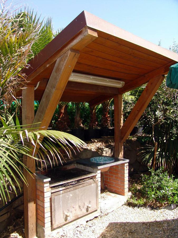 Riviera Degli Eucalipti - Cottage In Riva Al Mare อาชิเรอาเล ภายนอก รูปภาพ