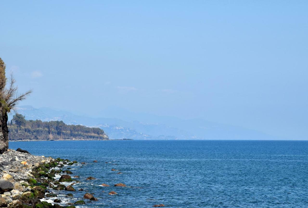 Riviera Degli Eucalipti - Cottage In Riva Al Mare อาชิเรอาเล ภายนอก รูปภาพ