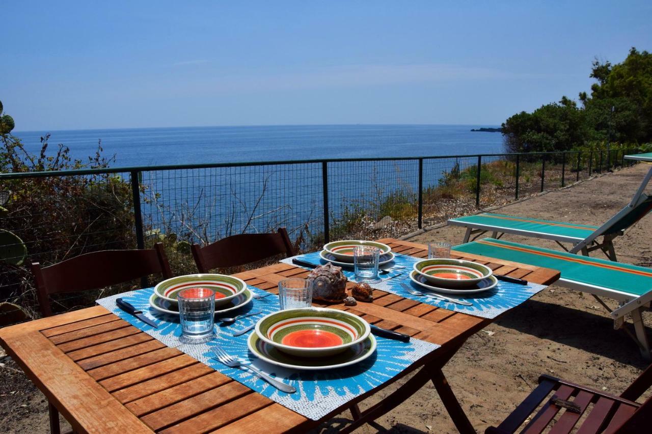 Riviera Degli Eucalipti - Cottage In Riva Al Mare อาชิเรอาเล ภายนอก รูปภาพ